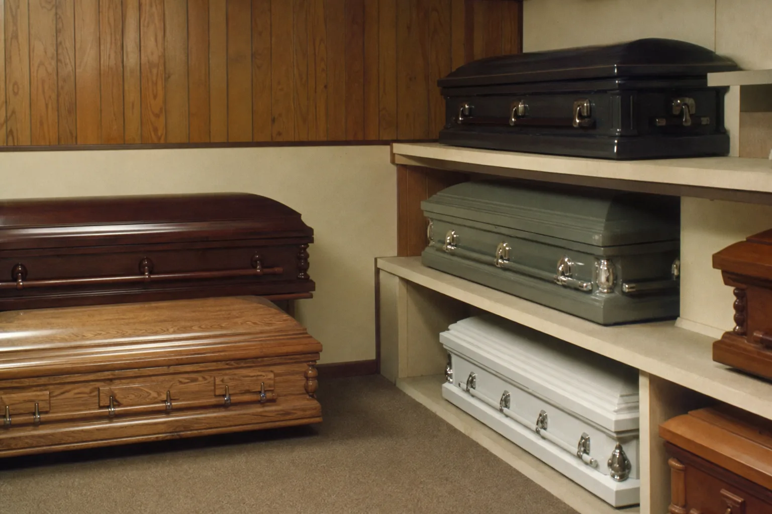 Steel gauge, gasketed lids, poplar or mahogany. Which of them you can actually verify